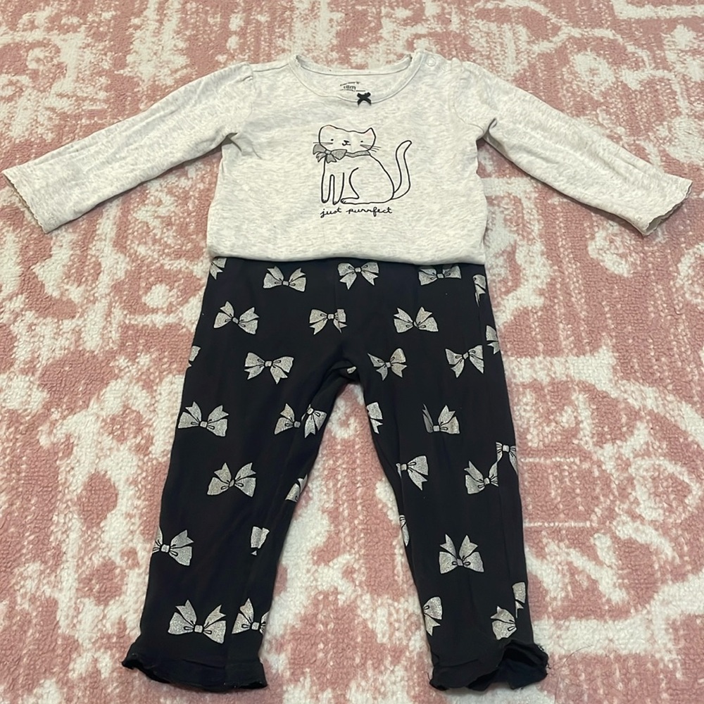 🧡 3 For $12 Bundle Sale 🧡 EUC - Carters Matching Set